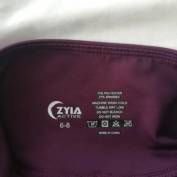 Zyia Pocket Light 'n Tight Crop Leggings in Plum Purple Size 6-8 - Picture 12 of 16